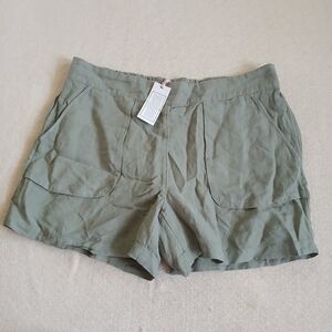 vinyard vines ♡ beachy linen utility short sage green large coastal summer
